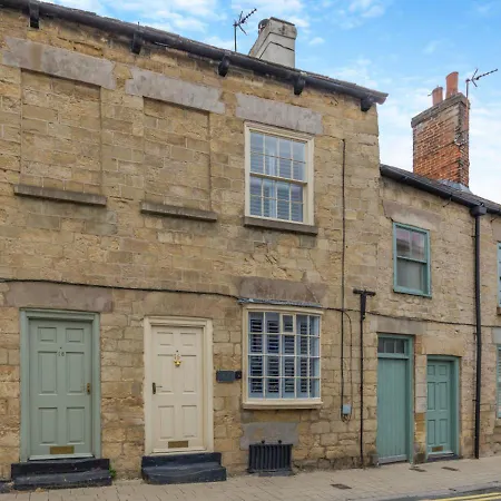 Castle Yard Knaresborough
