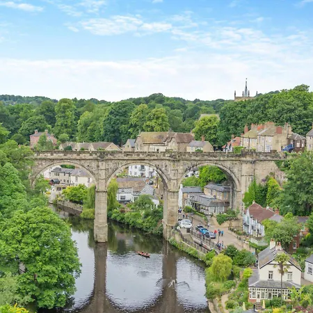 Castle Yard * Knaresborough
